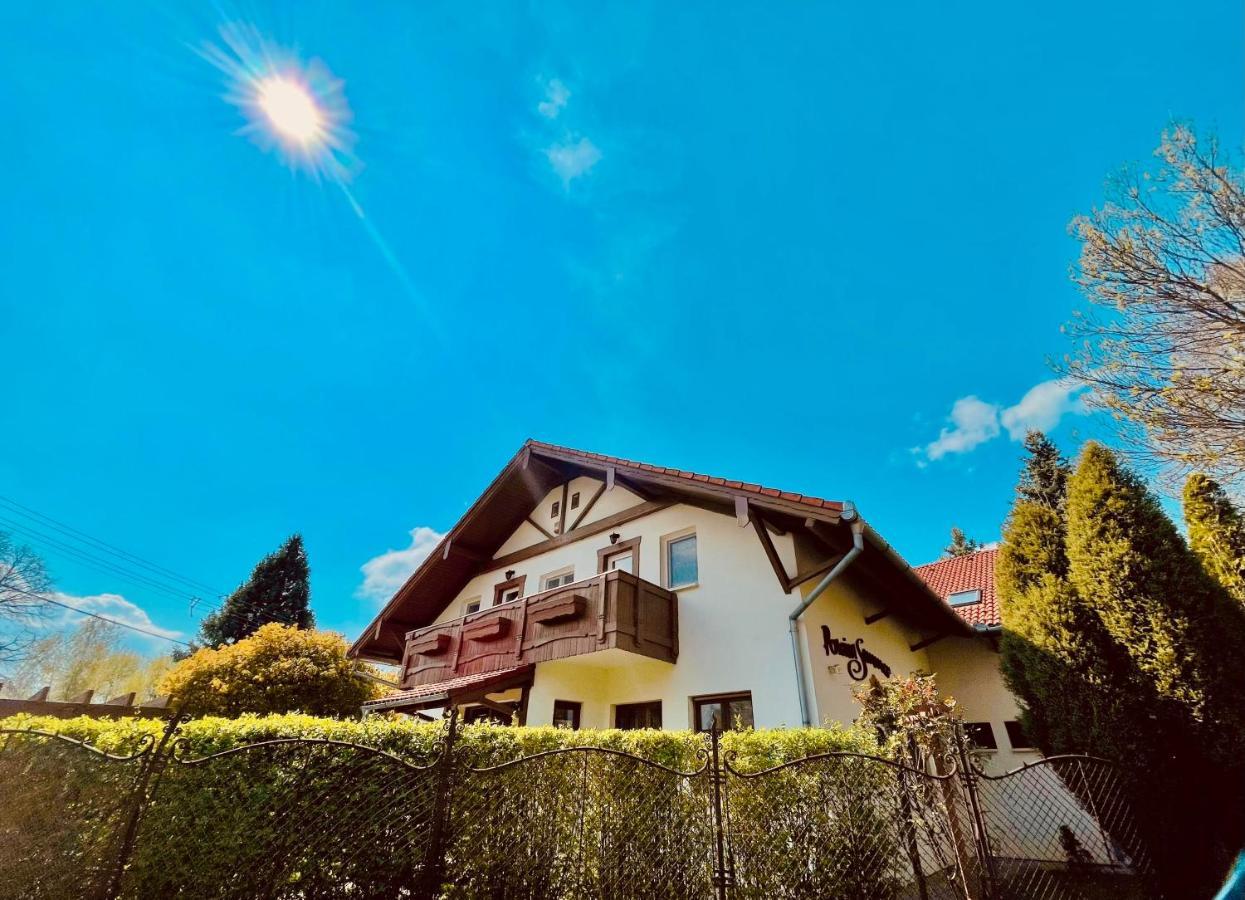Sommer Panzio Balatonföldvár Extérieur photo