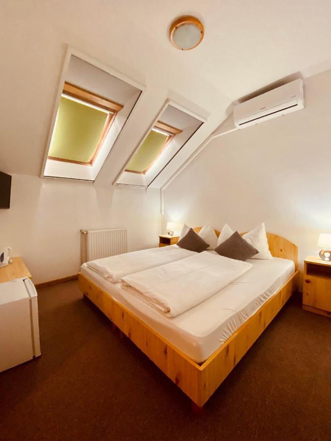 Sommer Panzio Balatonföldvár Extérieur photo