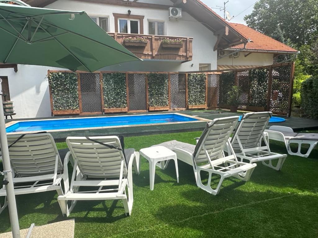Sommer Panzio Balatonföldvár Extérieur photo