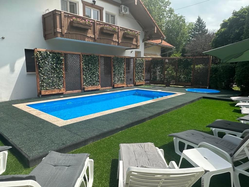 Sommer Panzio Balatonföldvár Extérieur photo