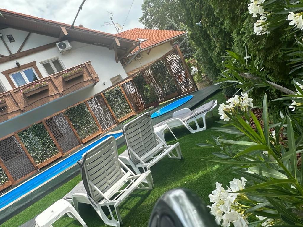 Sommer Panzio Balatonföldvár Extérieur photo
